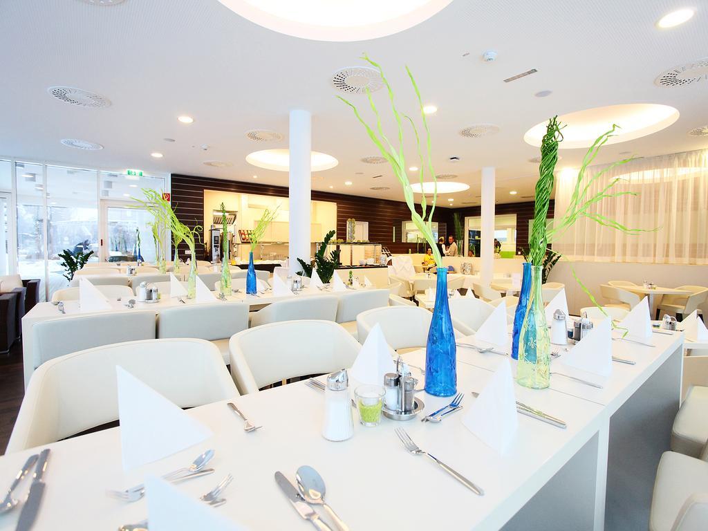 Hotel Royal X เซโบเดิน ภายนอก รูปภาพ