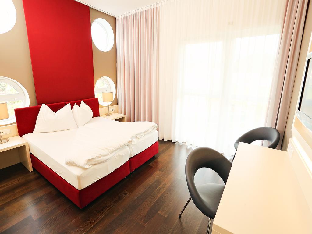 Hotel Royal X เซโบเดิน ห้อง รูปภาพ